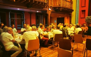 Le buffet était offert par la mairie